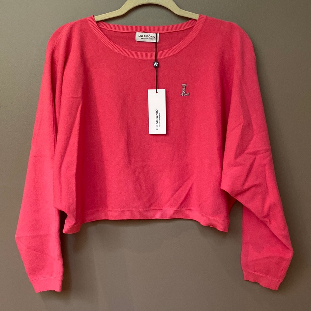 NWT, Molly bracken, coral color sweater w muted rhinestone ‘L’